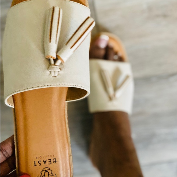 “ Keesha” Sandal - Picture 2 of 2